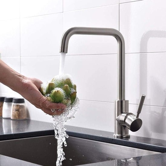 robinet-evier-moderne-et-puissant