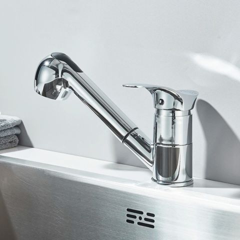 robinet cuisine moderne et tres esthetique dans la cuisine
