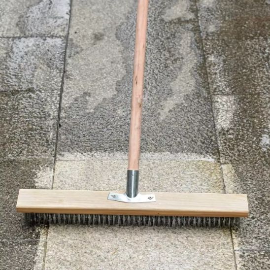 Balais-brosse-en-acier-fort-pour-nettoyer-votre-maison