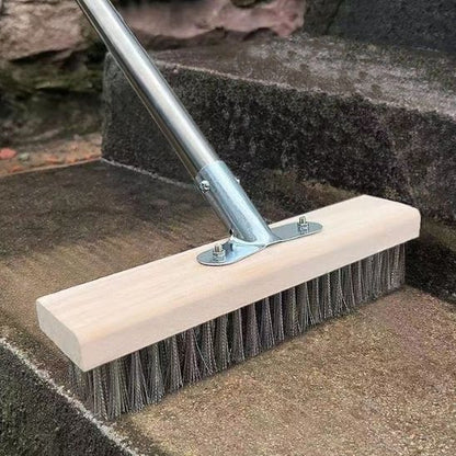 Balais-brosse-metallique-ergonomique-qui-assure-le-nettoyage-de-votre-maison