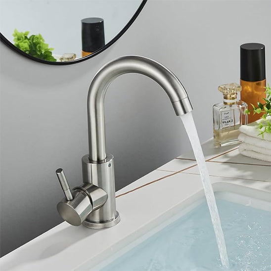 robinet-de-cuisine-offre-une-pression-d_eau-puissante